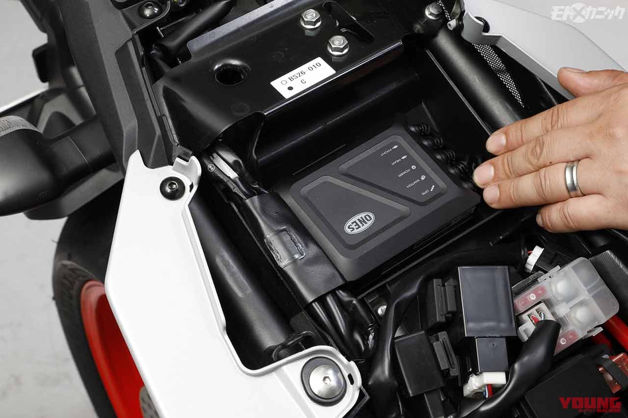 |万が一の事態に備える、自動車保険会社と連動したドライブレコーダー〈レッドバロン〉