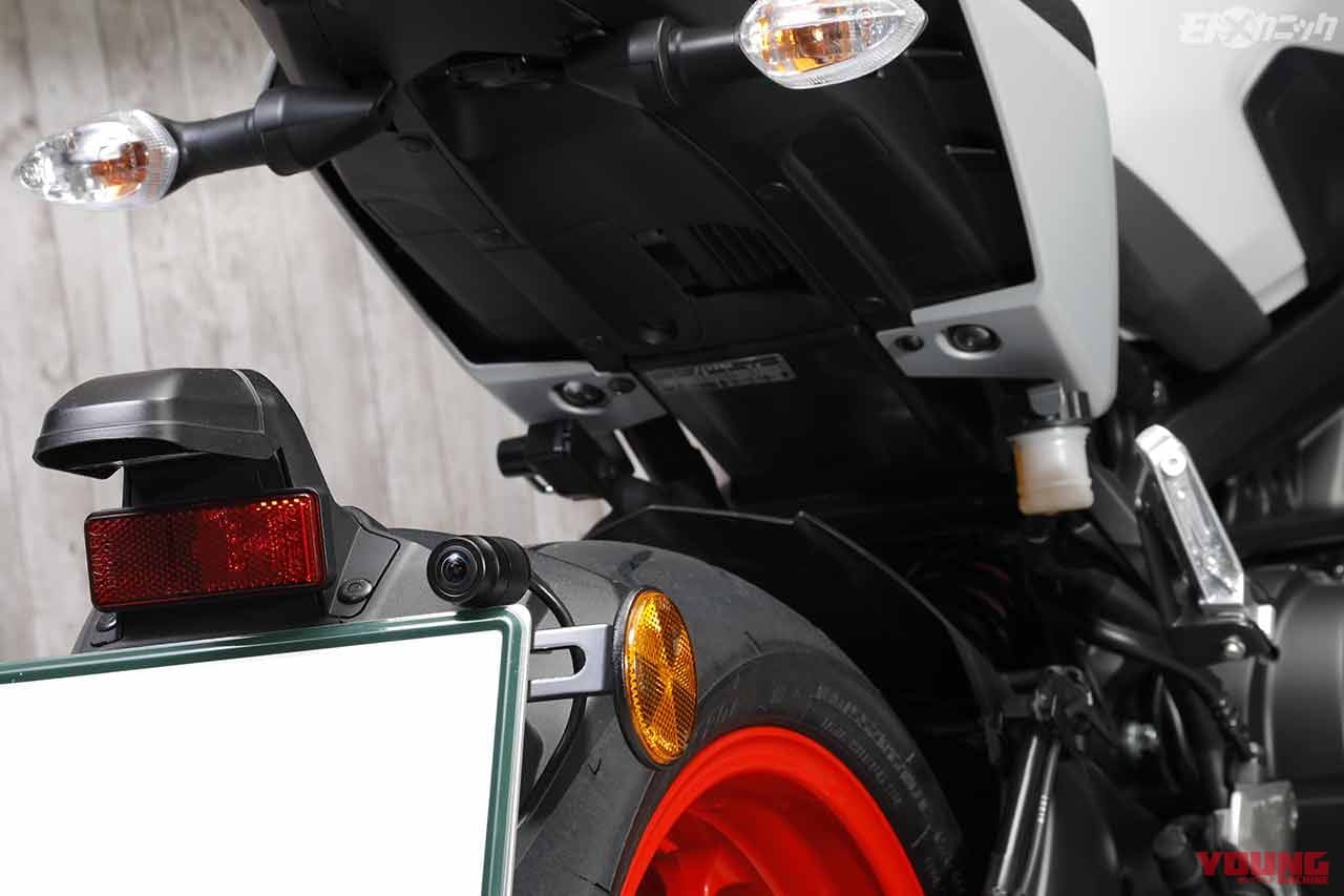 |万が一の事態に備える、自動車保険会社と連動したドライブレコーダー〈レッドバロン〉