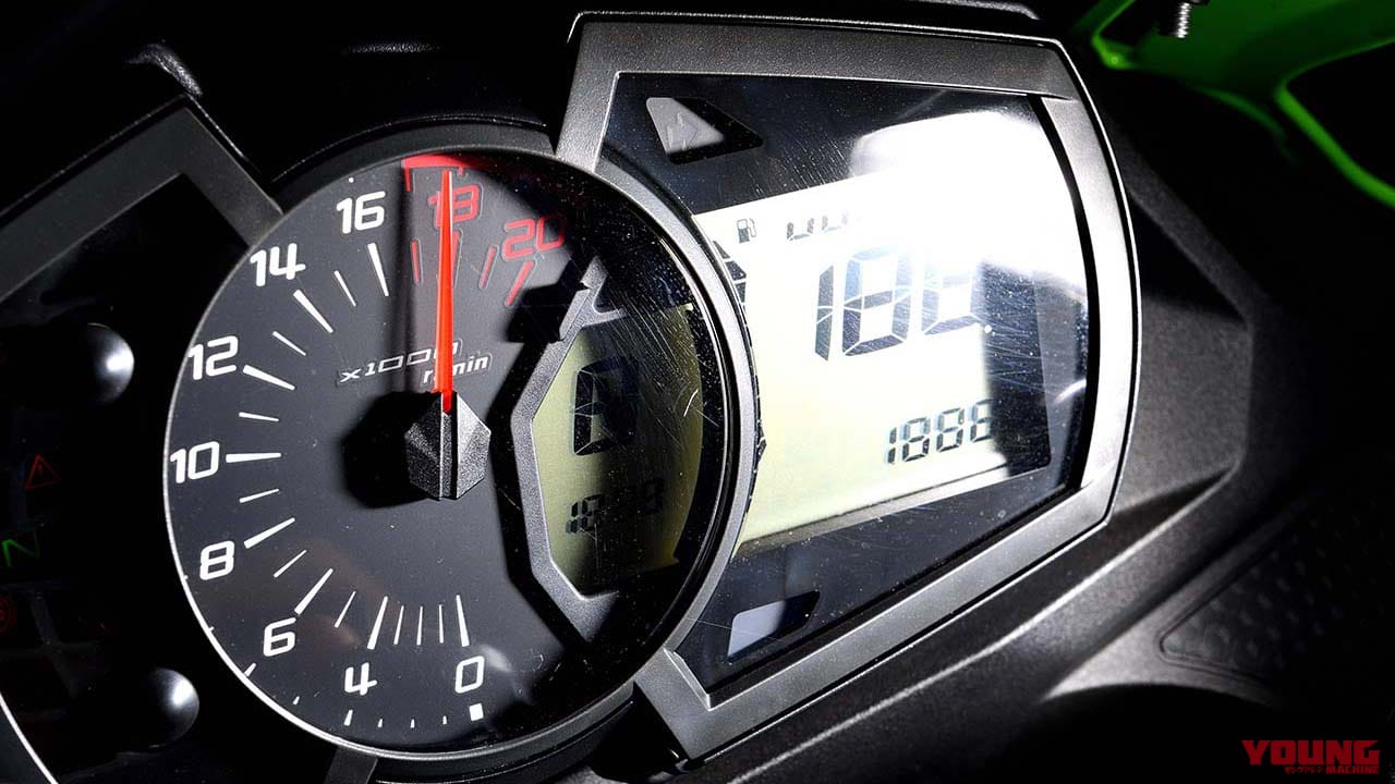 カワサキ ニンジャZX-25R|メーター|カワサキ ニンジャZX-25Rは誰もが楽しめるレプリカだっ!【丸山浩の人気車分析】