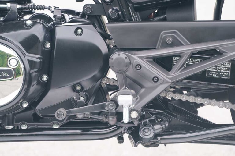 ホンダGB350S | 左ステップ|丸山浩の’21 ホンダGB350/S最終解説【意外に異なるディテール徹底比較】