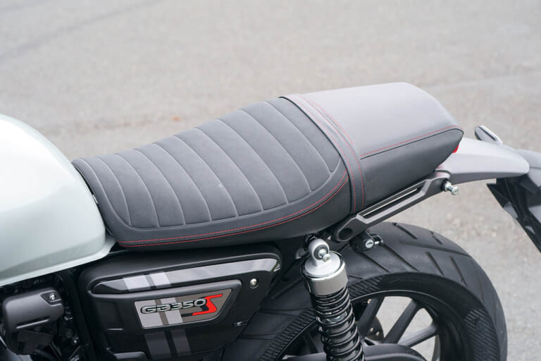 ホンダGB350S | シート|丸山浩の’21 ホンダGB350/S最終解説【意外に異なるディテール徹底比較】