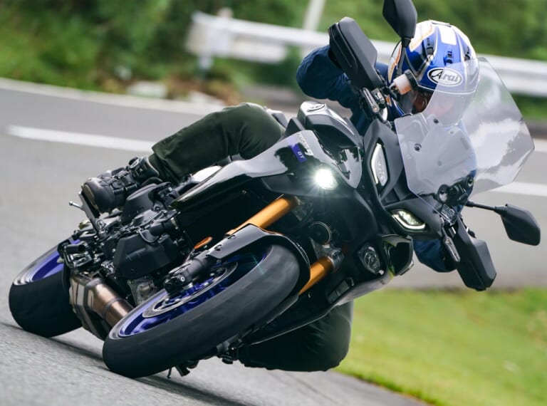 ヤマハトレーサー9GT試乗インプレッション|丸山浩の買い替え候補!? ヤマハ トレーサー9GT試乗インプレ【3気筒は7000rpmからバキッと!】