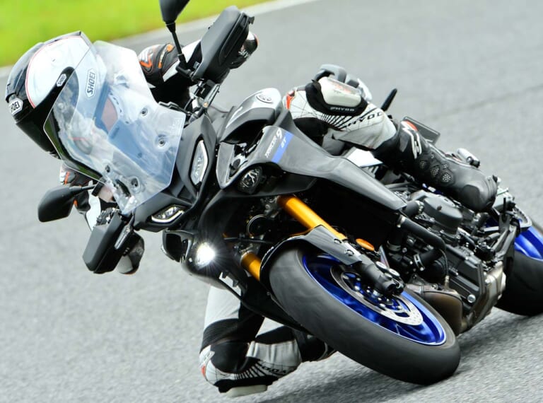 ヤマハトレーサー9GT試乗インプレッション|丸山浩の買い替え候補!? ヤマハ トレーサー9GT試乗インプレ【3気筒は7000rpmからバキッと!】