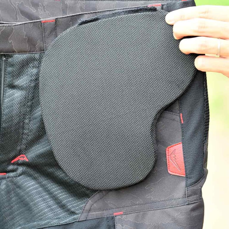 クシタニ|ライディングパンツ|K-2373 エアーライドワークボトムス|ウエスト|プロテクター|クシタニ エアーライドワークボトムス試用インプレッション【ムラなく涼しいスマートなパンツ】
