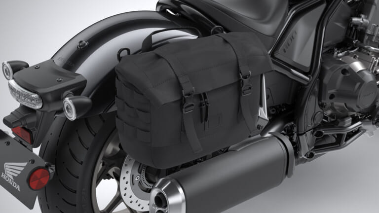 ホンダ レブル1100DCT|サドルバッグ(右側)|ホンダ レブル1100 DCT ディテール写真解説【タフで力強いスタイリングに扱いやすさをプラス】