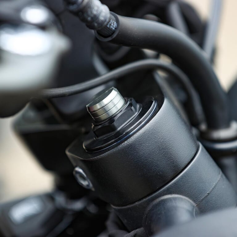 ホンダ レブル1100DCT|サスペンション|フロントフォーク|ホンダ レブル1100 DCT ディテール写真解説【タフで力強いスタイリングに扱いやすさをプラス】