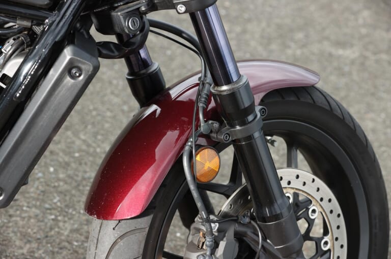 ホンダ レブル1100DCT|フロントフェンダー|ホンダ レブル1100 DCT ディテール写真解説【タフで力強いスタイリングに扱いやすさをプラス】