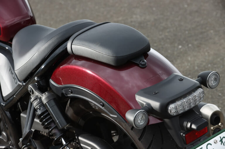 ホンダ レブル1100DCT|リヤフェンダー|ホンダ レブル1100 DCT ディテール写真解説【タフで力強いスタイリングに扱いやすさをプラス】