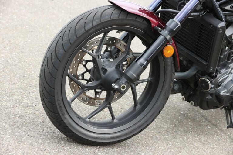 ホンダ レブル1100DCT|ホイール|ホンダ レブル1100 DCT ディテール写真解説【タフで力強いスタイリングに扱いやすさをプラス】