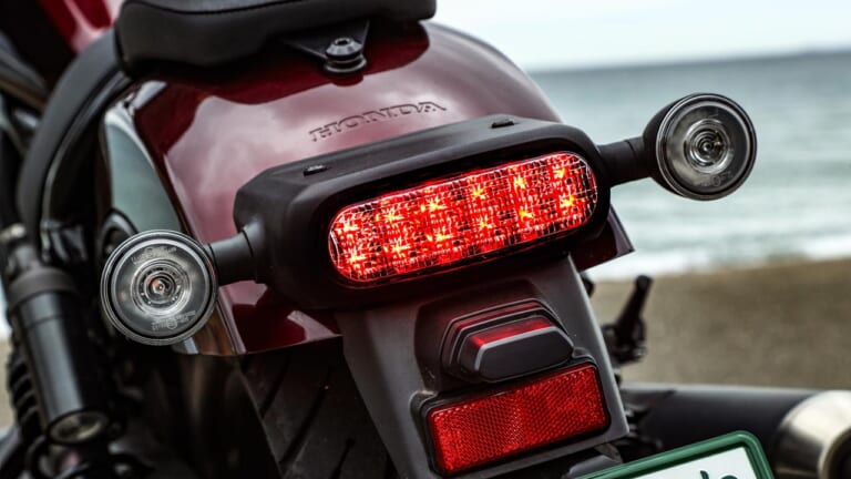 ホンダ レブル1100DCT|LEDテールランプ|ウインカー|ホンダ レブル1100 DCT ディテール写真解説【タフで力強いスタイリングに扱いやすさをプラス】