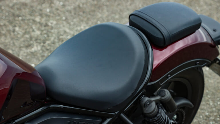 ホンダ レブル1100DCT|シート|ホンダ レブル1100 DCT ディテール写真解説【タフで力強いスタイリングに扱いやすさをプラス】