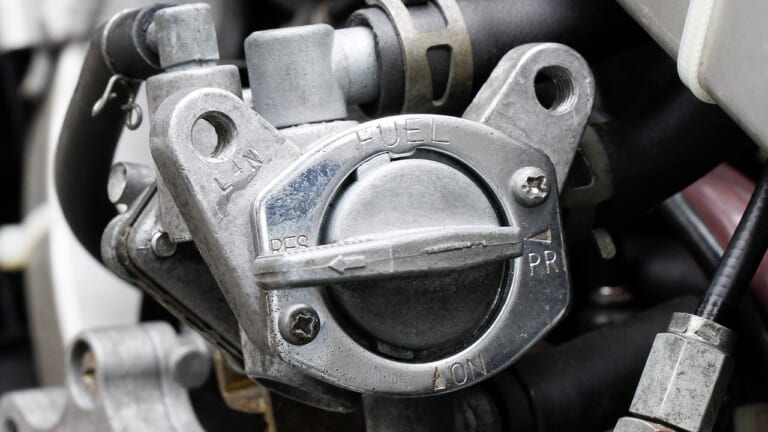 ’80s国産名車|ヤマハRZV500R|フューエルコック|’80s国産名車・ヤマハRZV500R完調メンテナンス【経年劣化を克服して完調を維持したい】