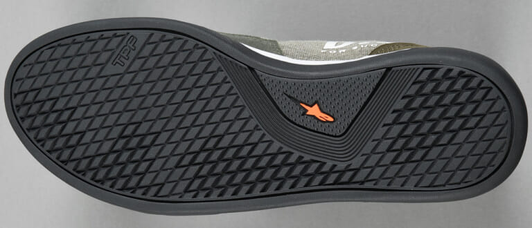 アルパインスターズ アキオシューズ|ソール|2021最新ライディングシューズ&ブーツカタログ〈アルパインスターズ〉