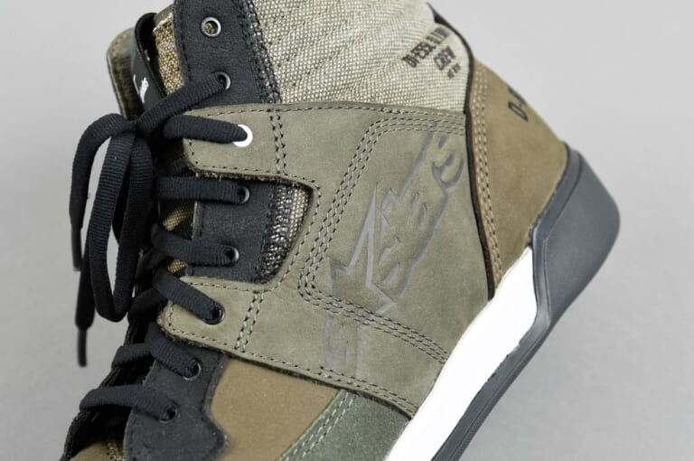 アルパインスターズ アキオシューズ|ロゴ|2021最新ライディングシューズ&ブーツカタログ〈アルパインスターズ〉