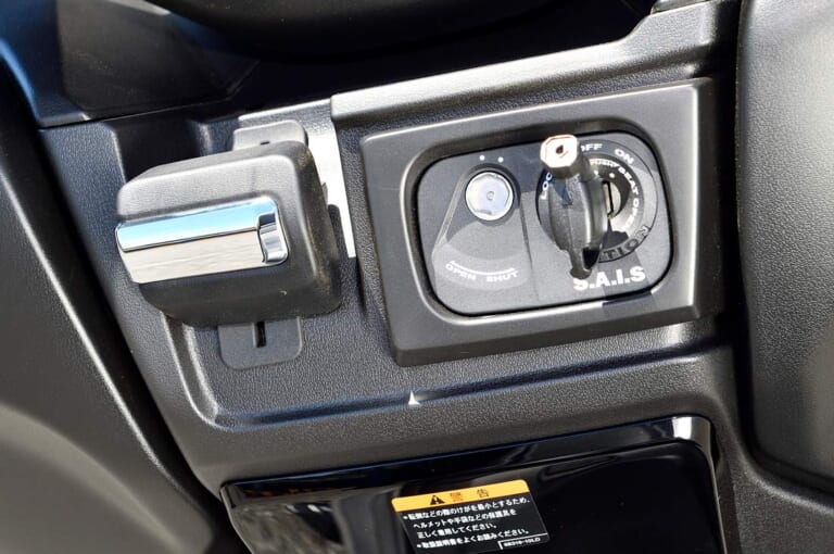 '21 スズキ バーグマン400ABS|キー|スズキ バーグマン400試乗インプレッション【国産唯一の400ccビッグスクーター健在】