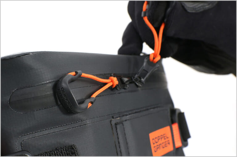 ドッペルギャンガー ターポリンタイダウンタンクバッグ|ファスナースライダー|ドッペルギャンガー ターポリンタイダウンタンクバッグ試用インプレ【樹脂カバーにも取り付けOK】