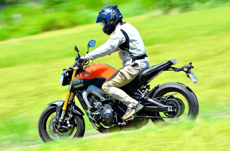 チェーンメンテナンス|シュアラスター チェーンクリーナー&チェーンルブ|シュアラスター「チェーンクリーナー&チェーンルブ」で超簡単スピーディーDIY【愛車の走りを快適に】