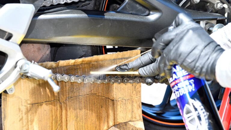 チェーンメンテナンス|シュアラスター チェーンクリーナー|ブラッシング|シュアラスター「チェーンクリーナー&チェーンルブ」で超簡単スピーディーDIY【愛車の走りを快適に】