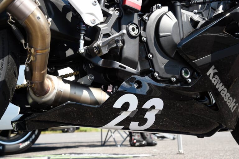 イベントレポート|ニンジャチームグリーンカップ|鈴鹿サーキット|アンダーカウル|ワンメイクレースでZX-25Rを超満喫!【ニンジャチームグリーンカップ in 鈴鹿サーキット】