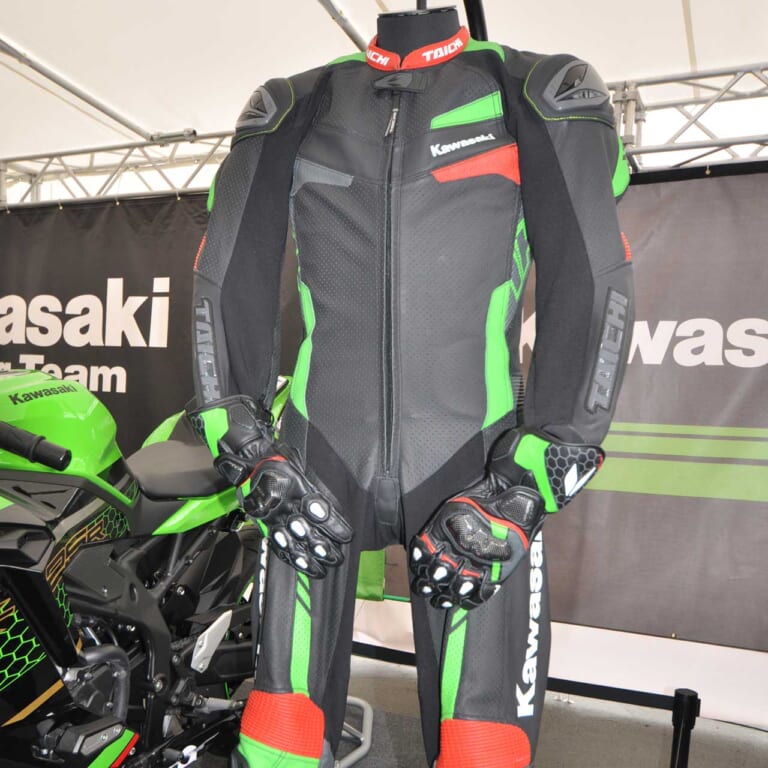 イベントレポート|ニンジャチームグリーンカップ|鈴鹿サーキット|レース専用革ツナギ|ワンメイクレースでZX-25Rを超満喫!【ニンジャチームグリーンカップ in 鈴鹿サーキット】