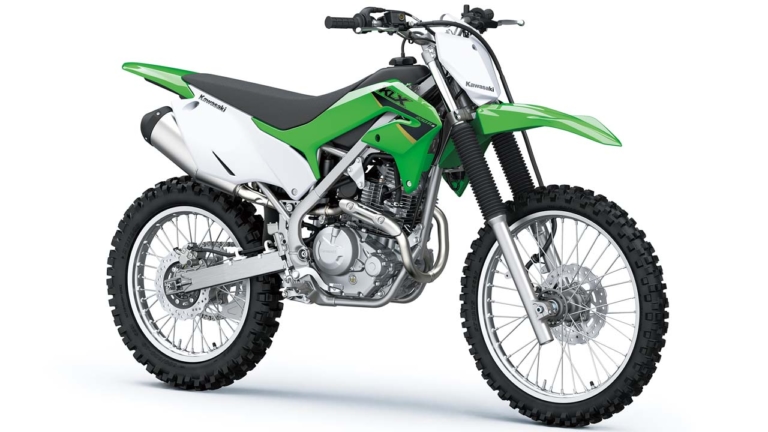 カワサキ「KLX230R/S」登場！ ローダウン版は公道モデルにも波及する？