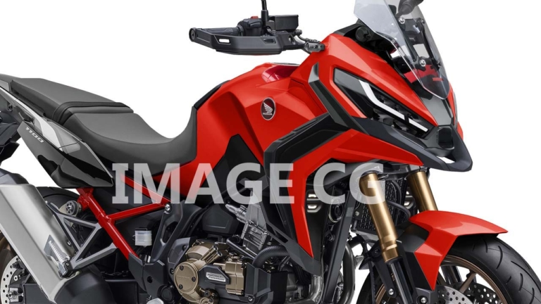 ホンダ新型「NT1100」は10月21日に正式発表!! 270度クランクの並列2気筒を搭載で決まり!