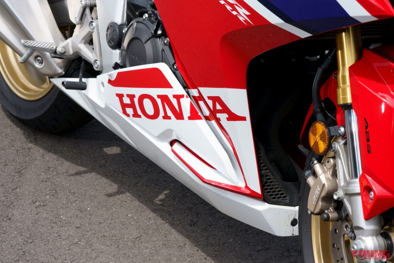 |あの4気筒のように回らなくても、CBR250RRにはエンジン屋としてのホンダの魂が宿っている!!