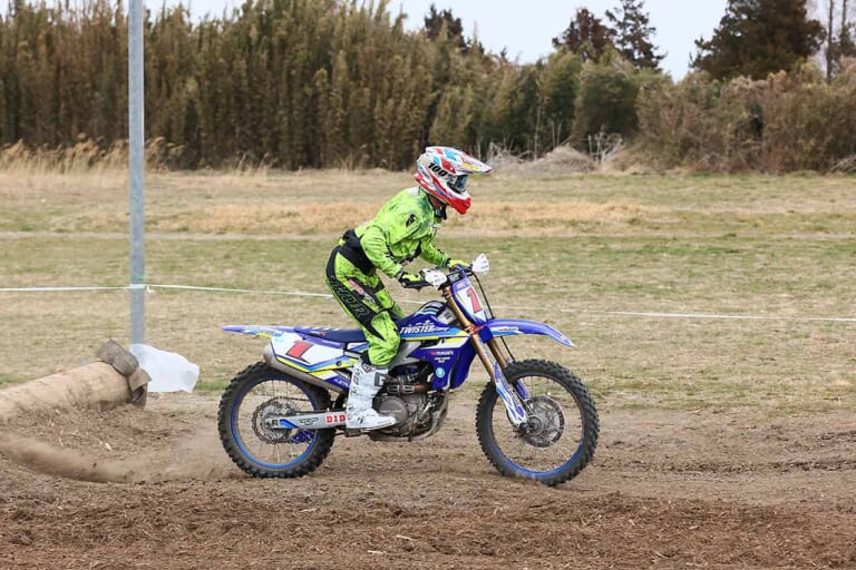 シングル丸太3連続セクション|丸太攻略|オフロードテクニック|連続丸太セクションの攻略法〈渡辺学のオフロードライディング指南|後編〉