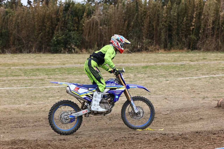 シングル丸太3連続セクション|丸太攻略|オフロードテクニック|連続丸太セクションの攻略法〈渡辺学のオフロードライディング指南|後編〉