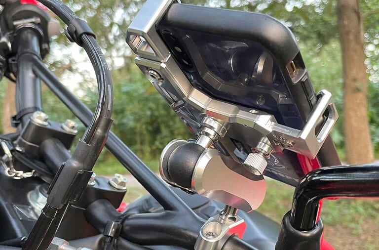 マウントシステム|バイク専用デバイスホルダー|サインハウス|オフロードバイク|林道走行|バイク専用デバイスホルダー「マウントシステム」がさらに進化。幅広い車種に対応し、林道ツーリングでも大活躍!!