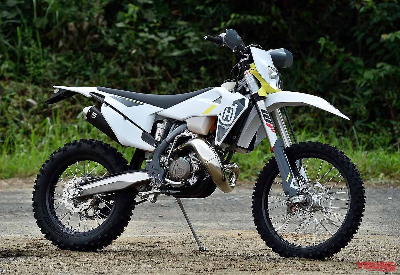 ハスクバーナモーターサイクルズTE 150i|林道で遊ぶ? コースで遊ぶ? ’22年型エンデューロマシンをJNCC王者・渡辺学が徹底テストライド!!〈後編〉