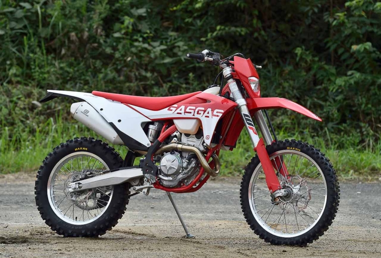 ガスガスEC 250F|林道で遊ぶ? コースで遊ぶ? ’22年型エンデューロマシンをJNCC王者・渡辺学が徹底テストライド!!〈後編〉