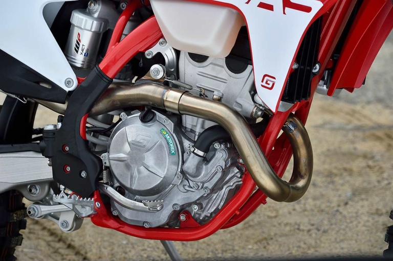 ガスガスEC 250F|エンジン|林道で遊ぶ? コースで遊ぶ? ’22年型エンデューロマシンをJNCC王者・渡辺学が徹底テストライド!!〈後編〉