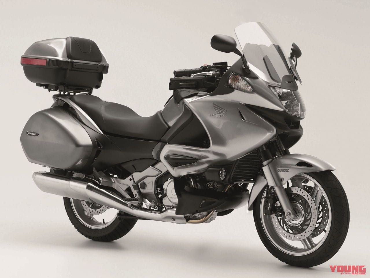 |ホンダ新型「NT1100」は10月21日に正式発表!! 270度クランクの並列2気筒を搭載で決まり!