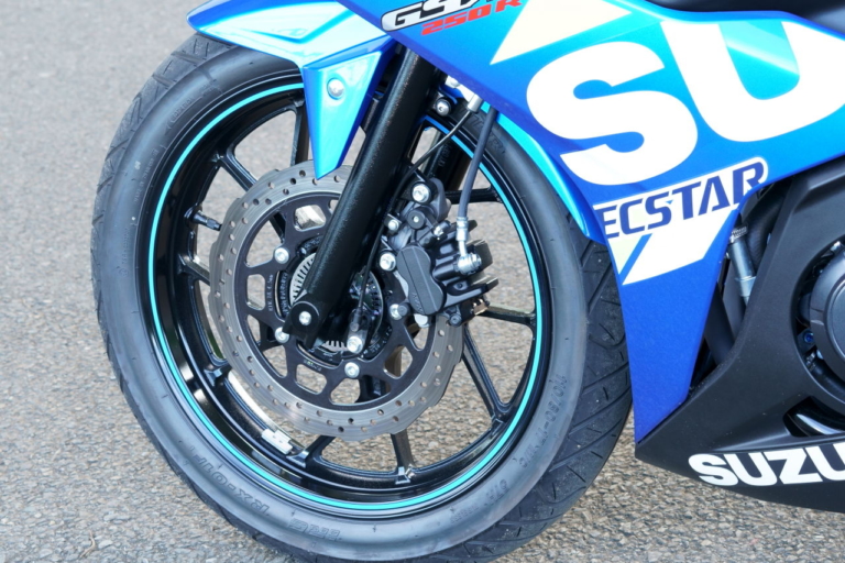 スズキ GSX250R|フロントブレーキ