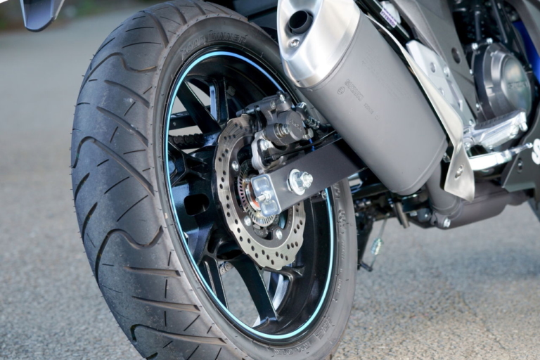 スズキ GSX250R|リヤ足まわり