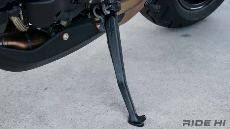 [バイク雑学] なぜ、サイドスタンドは車体の左側と決まっているのか?