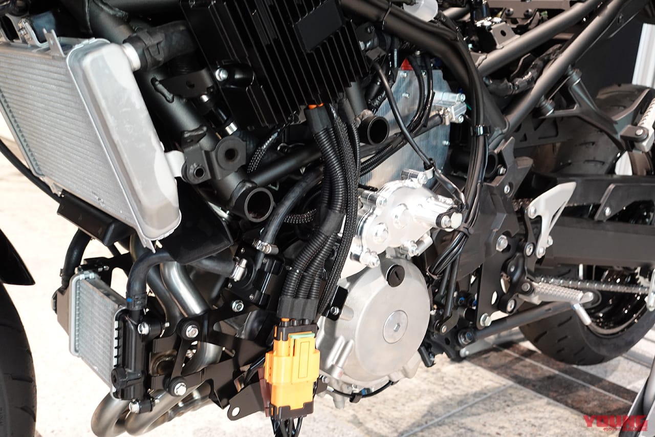 カワサキ|ハイブリッド|パワートレーン|ラジエーター|ついに見えた! カワサキの水素エンジンはスパチャ+直噴か!?