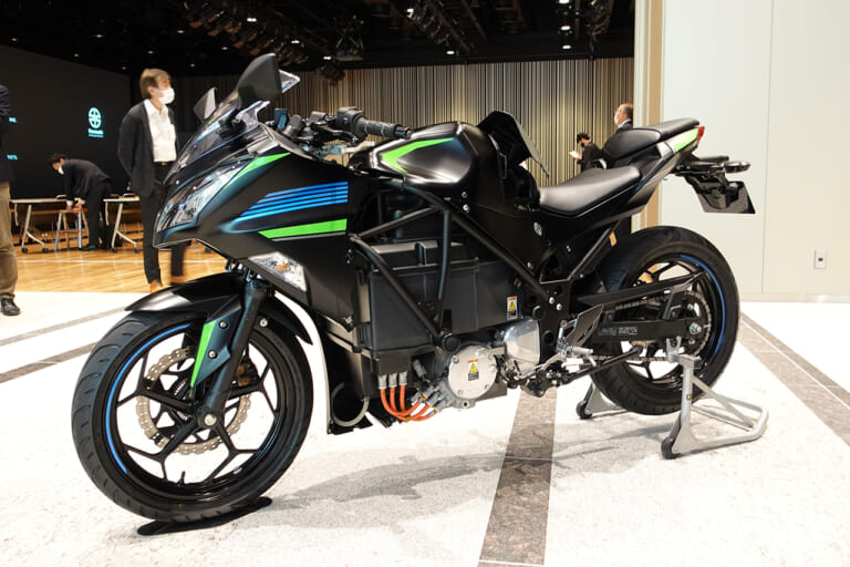 カワサキ|電動バイク|ついに見えた! カワサキの水素エンジンはスパチャ+直噴か!?