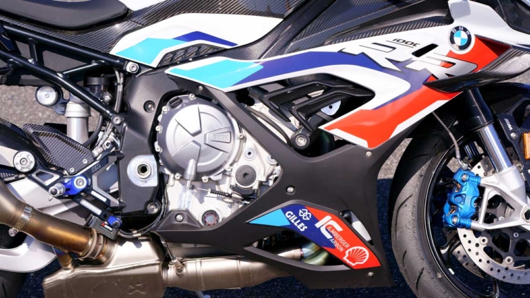 BMW M1000RR|エンジン|出たぞBMWブランド最高峰! M1000RR vs CBR1000RR-R/S1000RR〈#1 ディテール比較編〉