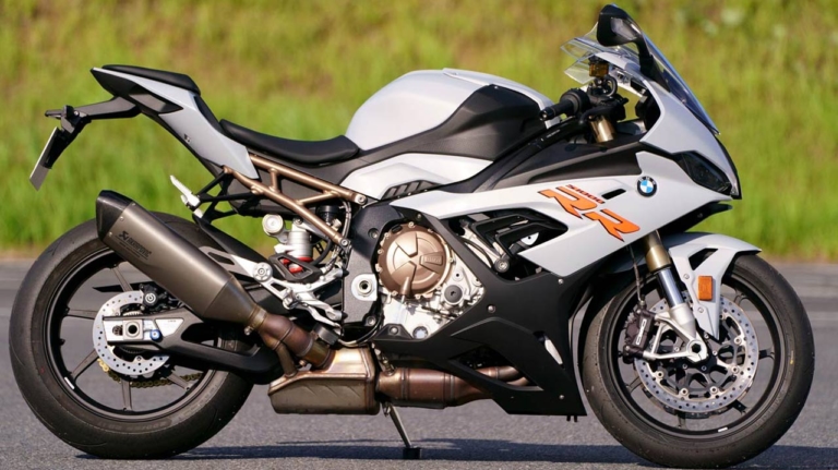 BMW S1000RR|出たぞBMWブランド最高峰! M1000RR vs CBR1000RR-R/S1000RR〈#1 ディテール比較編〉