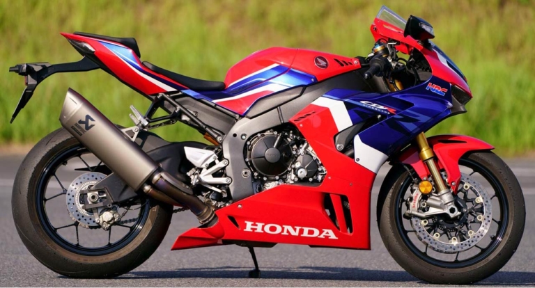 ホンダCBR1000RR-R|出たぞBMWブランド最高峰! M1000RR vs CBR1000RR-R/S1000RR〈#1 ディテール比較編〉