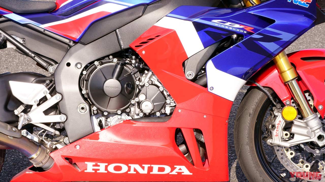 ホンダCBR1000RR-R|エンジン|出たぞBMWブランド最高峰! M1000RR vs CBR1000RR-R/S1000RR〈#1 ディテール比較編〉