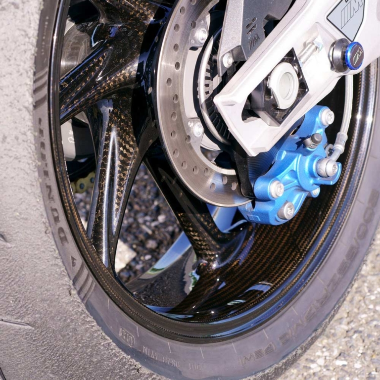 BMW M1000RR|ホイール|出たぞBMWブランド最高峰! M1000RR vs CBR1000RR-R/S1000RR〈#1 ディテール比較編〉