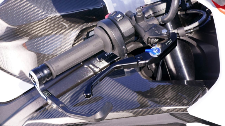 BMW M1000RR|出たぞBMWブランド最高峰! M1000RR vs CBR1000RR-R/S1000RR〈#3 公道テスト&総括編〉