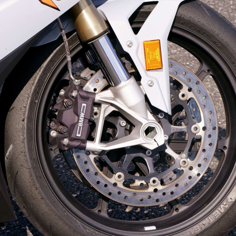 BMW S1000RR|サスペンション|出たぞBMWブランド最高峰! M1000RR vs CBR1000RR-R/S1000RR〈#1 ディテール比較編〉