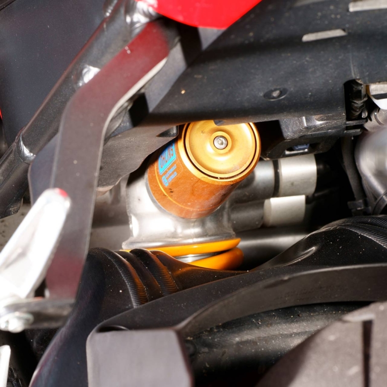 ホンダCBR1000RR-R|サスペンション|出たぞBMWブランド最高峰! M1000RR vs CBR1000RR-R/S1000RR〈#1 ディテール比較編〉