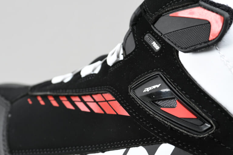 イクソン BULL WPブーツ|エアインテーク|2021最新ライディングシューズ&ブーツカタログ〈イクソン〉