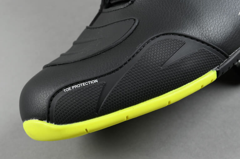 ライディングシューズ|XPD X-ROAD H2OUT|つま先|2021最新ライディングシューズ&ブーツカタログ〈XPD X-ROAD H2OUT〉