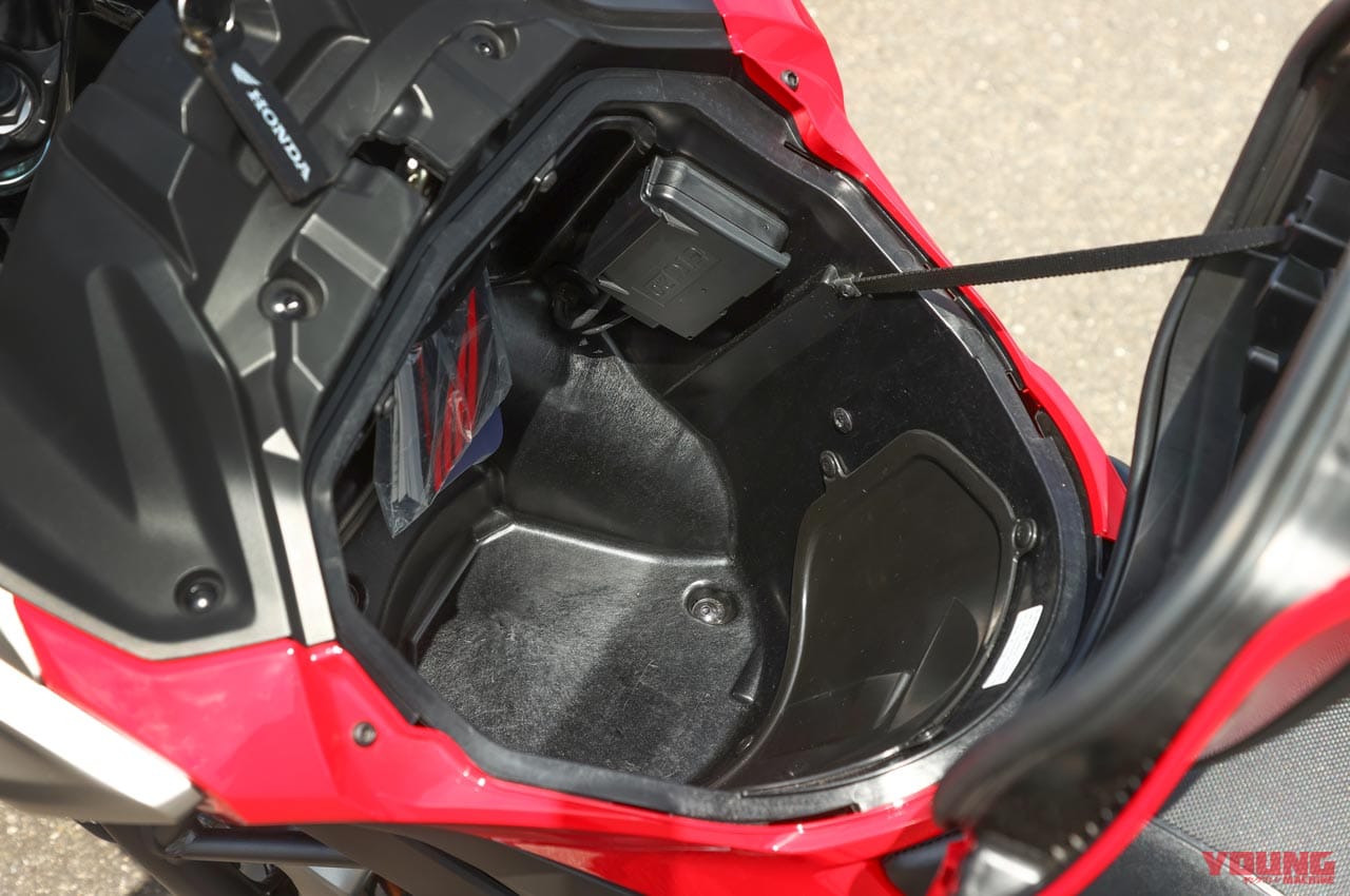 ホンダ NC750X DCT|ラゲッジボックス|ホンダNC750X DCTディテール写真解説【扱いやすさそのままにエンジン強化】